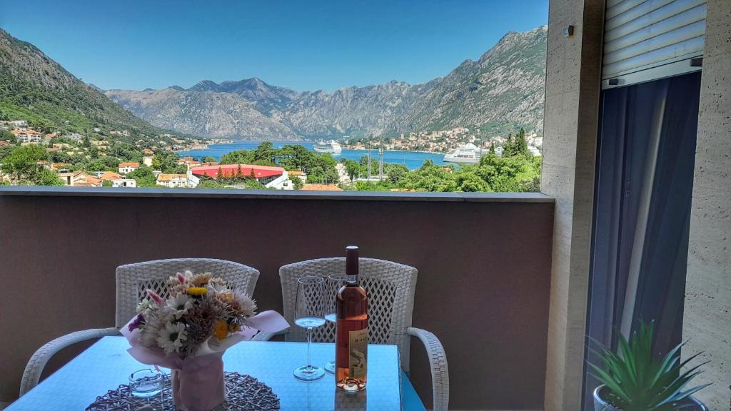 Skaljari Apartment | Sea view apartment in Kotor ! Apartment Popica