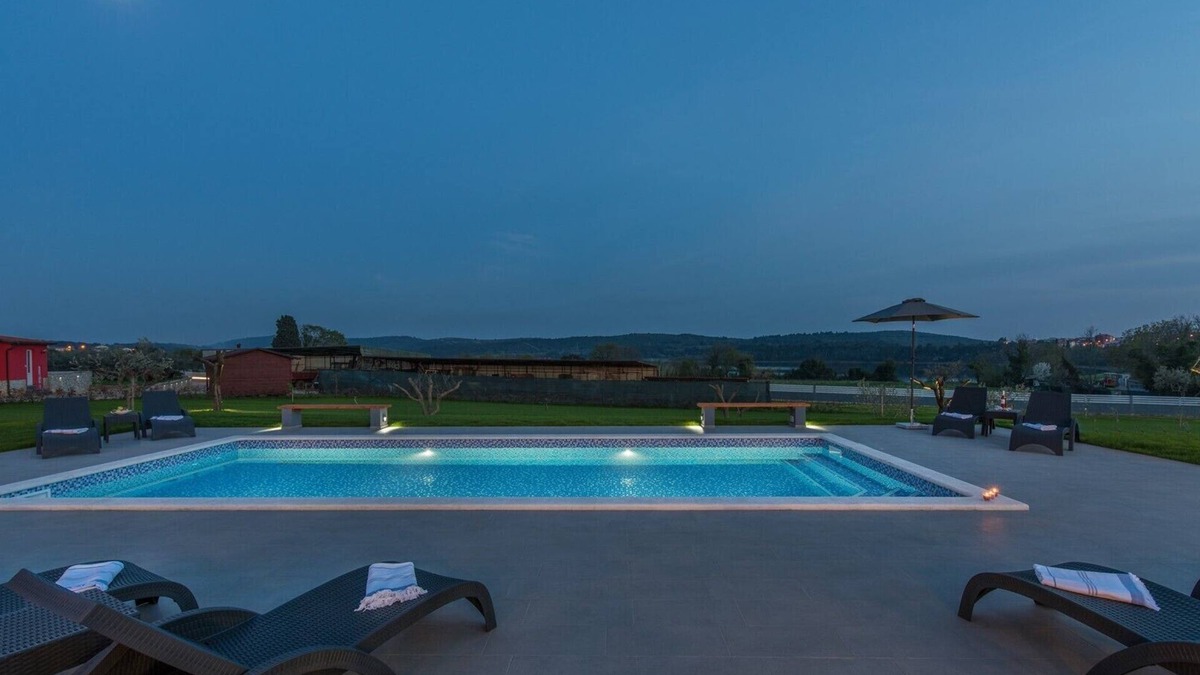 Pomer Apartment | Sea View apartments with Shared Pool/Demetra