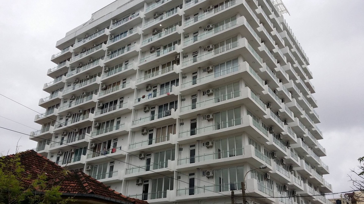 Wellawatta South Apartment | Sea View at Colombo Apartment (Located facing Sea front at Heart of Colombo)