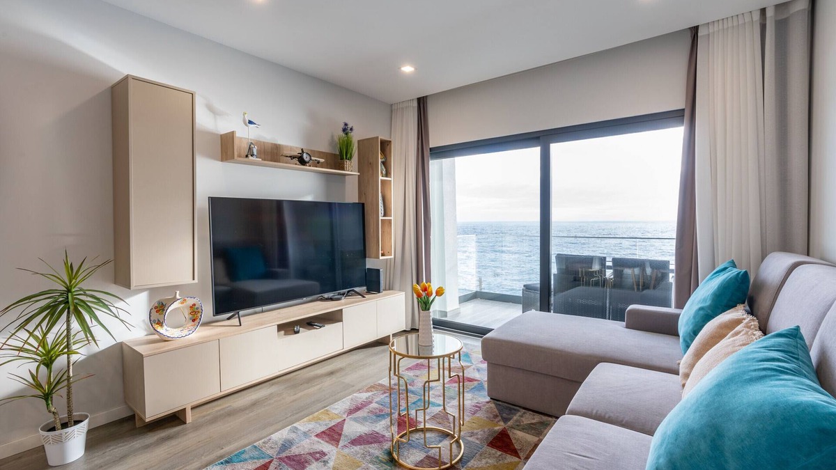 Gaula Apartment | Sea View Balcony by Madeira Sun Travel