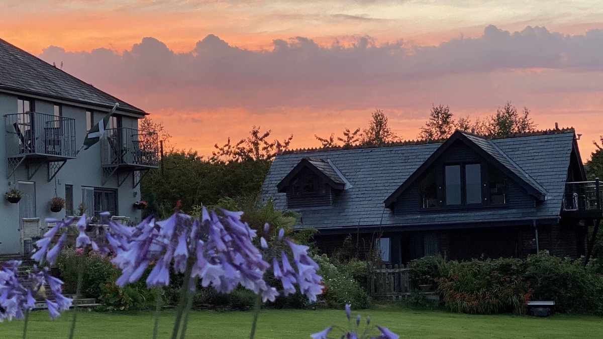 Dartmouth Apartment | Sea View Barn Apartment at Downton Lodge, Near Dittisham, Peaceful Rural Setting