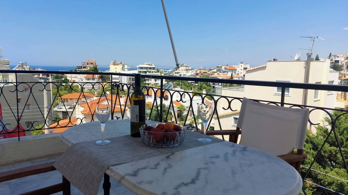 Voula House | Sea view,big and comfortable appartment in Voula
