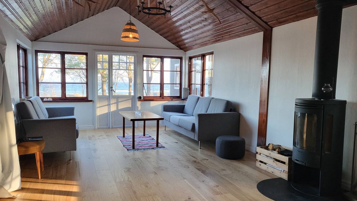 Borrby Cottage | Sea view- direct beach access-Jacuzzi
