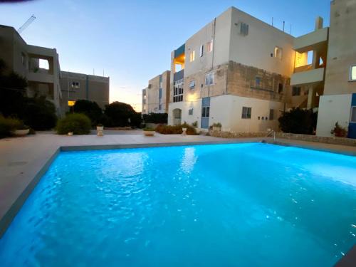 Qawra Apartment | Sea view home away from home