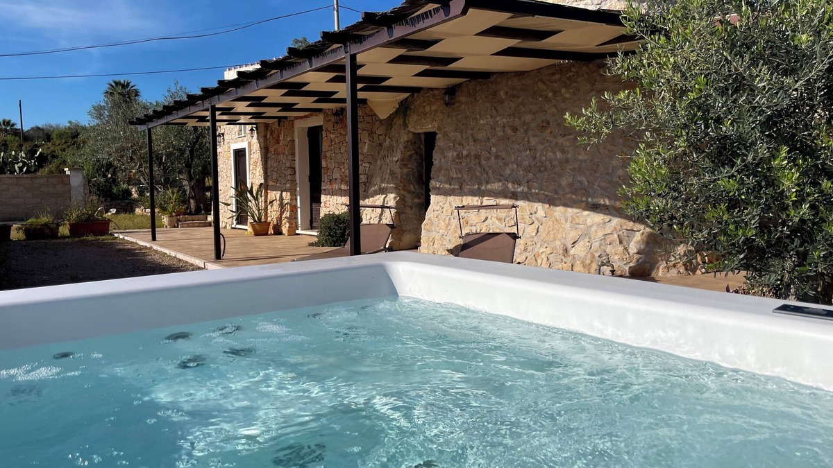 Marina di Felloniche House | Sea view trullo with Jacuzzi in Marina di Felloniche