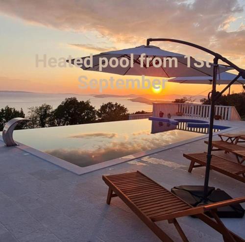 Podstrana Apartment | Sea view Luxury Apart Hotel Villa Conte with swiming pool and romantic SPA