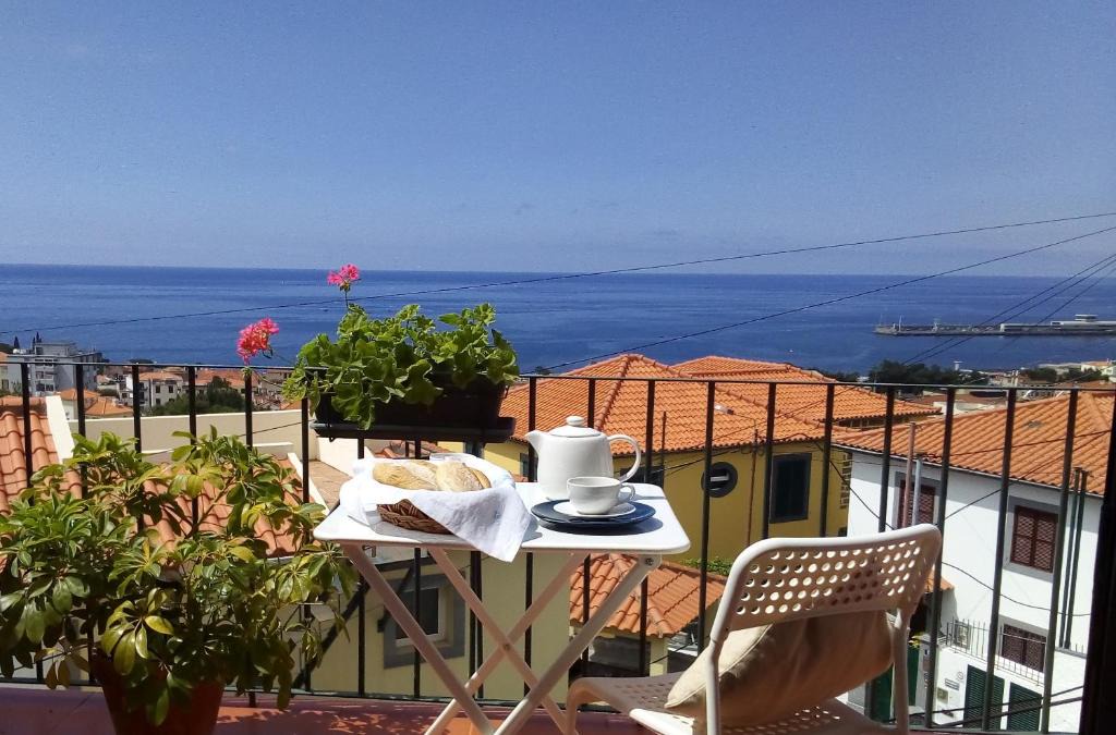 Santa Maria Maior Apartment | Sea View Terrace