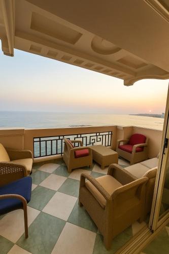 Al-Muntazah Apartment | Sea View three bed room High Floor fully AC free WI-FI and parking for familes only