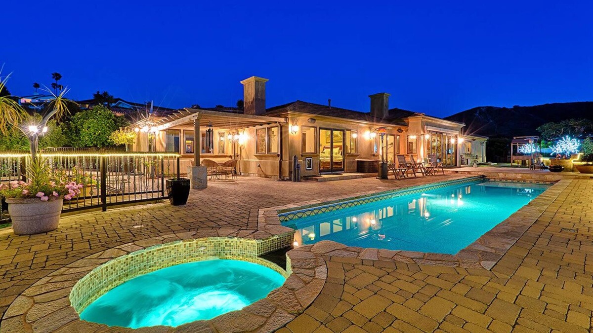 La Jolla Heights House | Sea View Villa w/Private Pool, Hot Tub, fireplace, wine bar, Piano in La Jolla