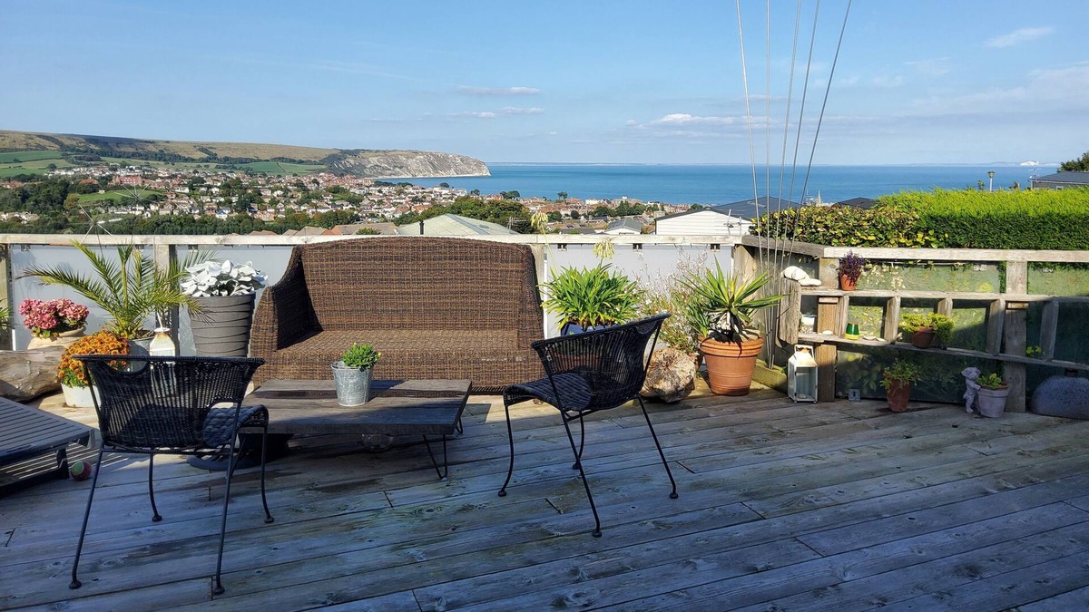 Swanage Cabin | Sea views.