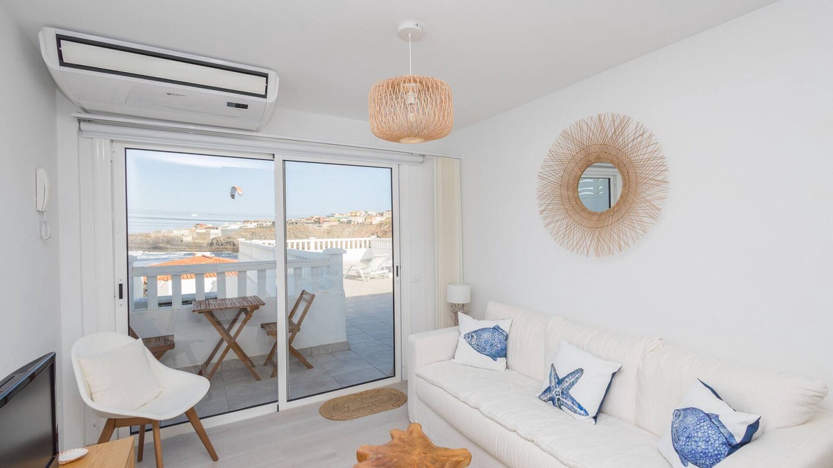 Telde Ski Chalet | Sea Views Private Terrace 2BR House near the Beach
