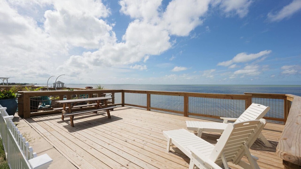 Port Isabel House | SEA-VISTA | 2BD Waterfront Kid & Pet Friendly Home
