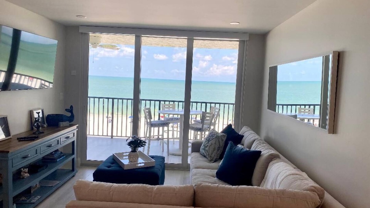 Marco Island Condo | Sea Winds 505.GORGEOUS!.On the Beach.Totally Renovated!