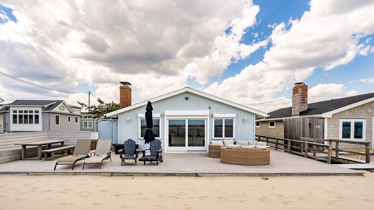 Lavallette House | SEA3200 | Oceanfront 4BR 2ba in Seacrest Beach, Lavallette! Parking, Pets, Sleeps 10!