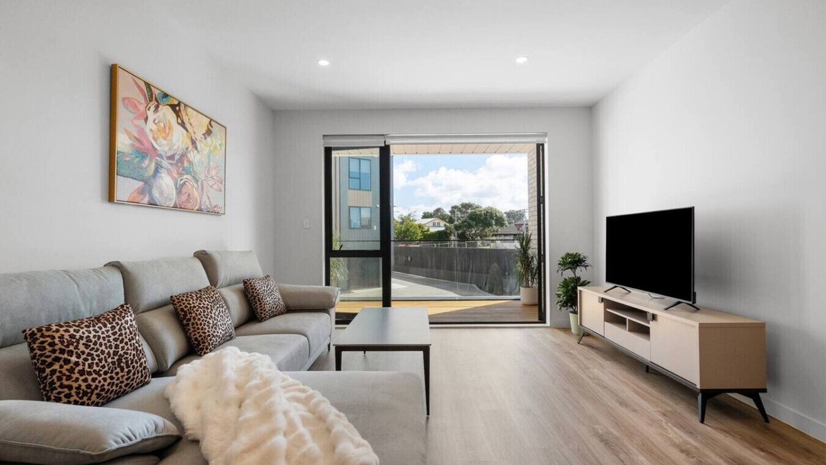 Takapuna House | Seabliss Retreat - Killarney Lakehouse