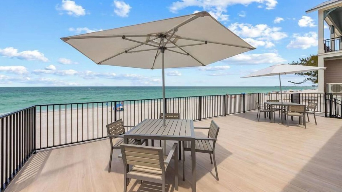 Bradenton Beach Apartment | Seabreeze at Anna Maria Island Inn