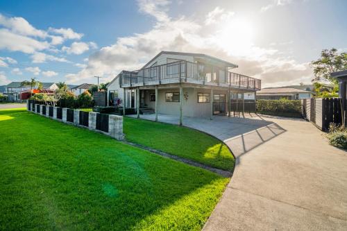Whitianga House | Seabreeze on Cook - Whitianga Holiday Home