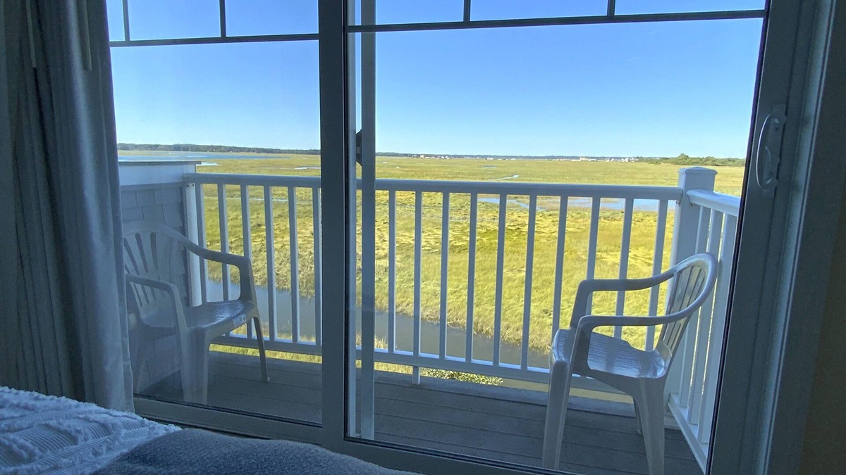 Seabrook Apartment | Seabrook Studio I - Walk to the beach!