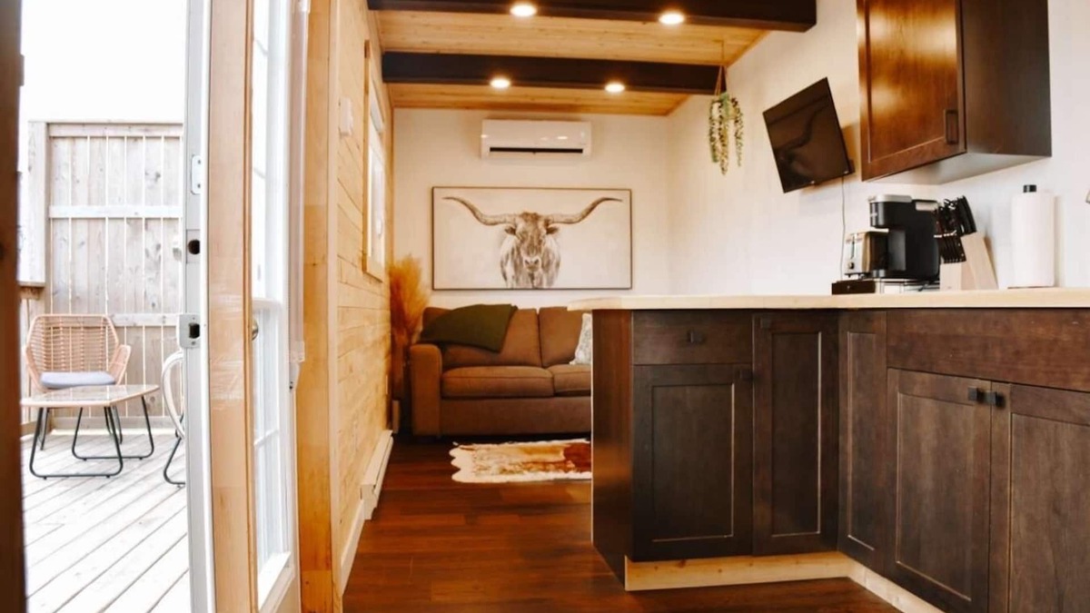 Sainte-Anne-de-Kent Cottage | Seacan by the River