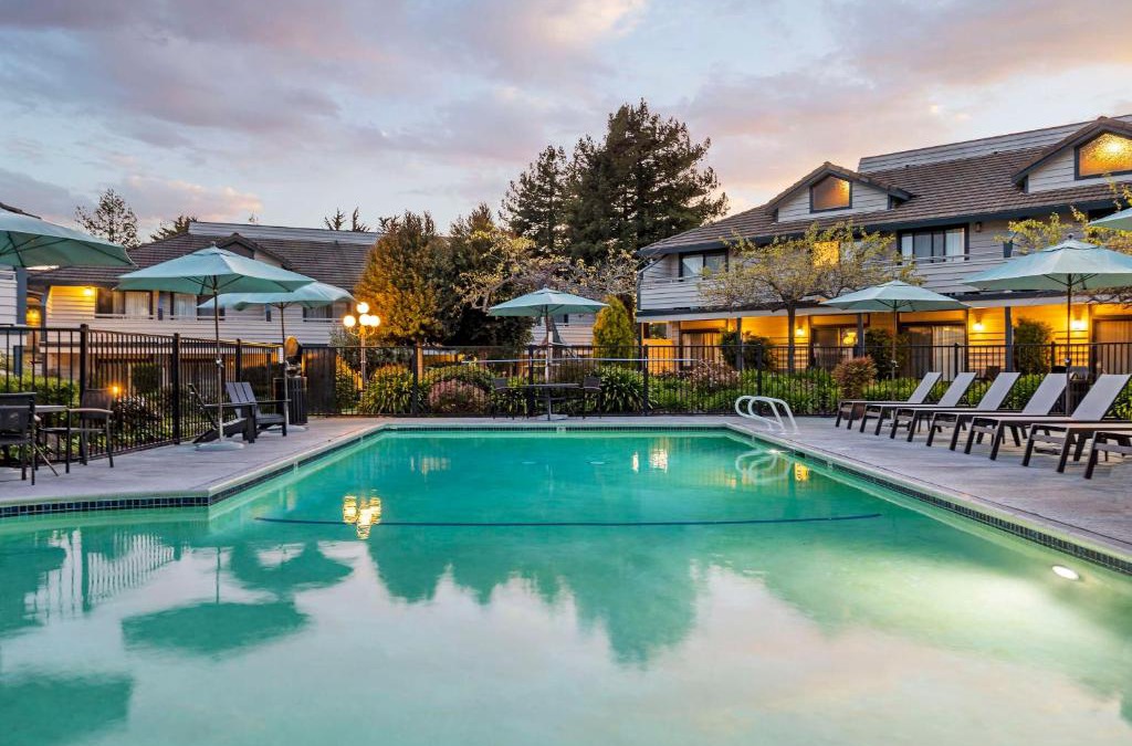 Aptos Hotel | Seacliff Inn Aptos, Tapestry Collection by Hilton