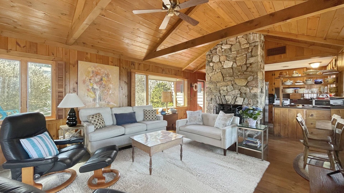 Cape Neddick House | Seacoast Sanctuary - Warm and inviting cottage with uninterrupted oceanfront