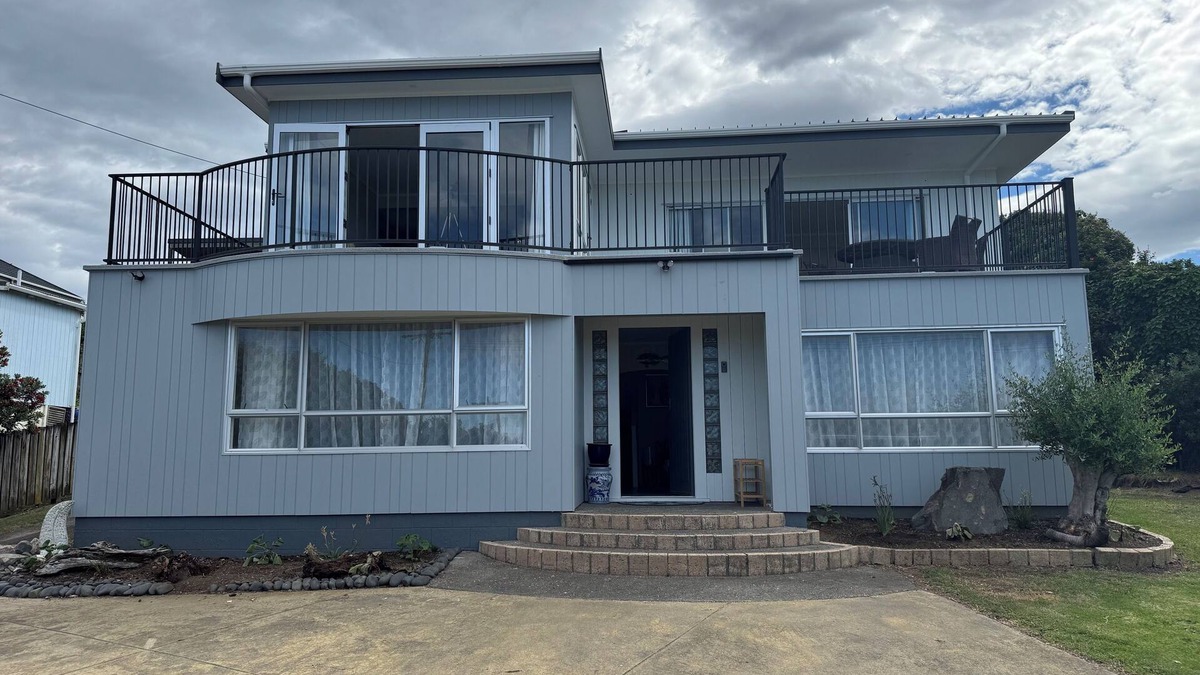 Waihi Beach House | SEAFORTH SUNRISE