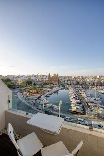 Pieta Apartment | Seafront 3 bedroom apartment