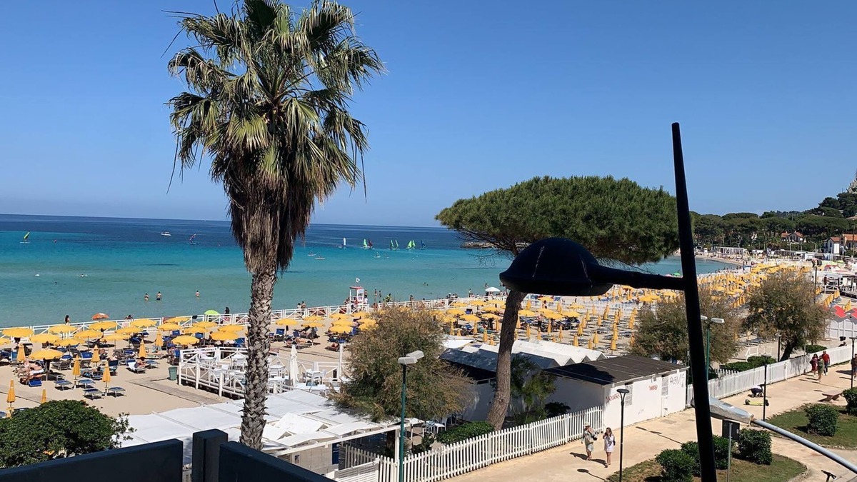 Mondello Apartment | Seafront Apartment in Mondello, Palermo