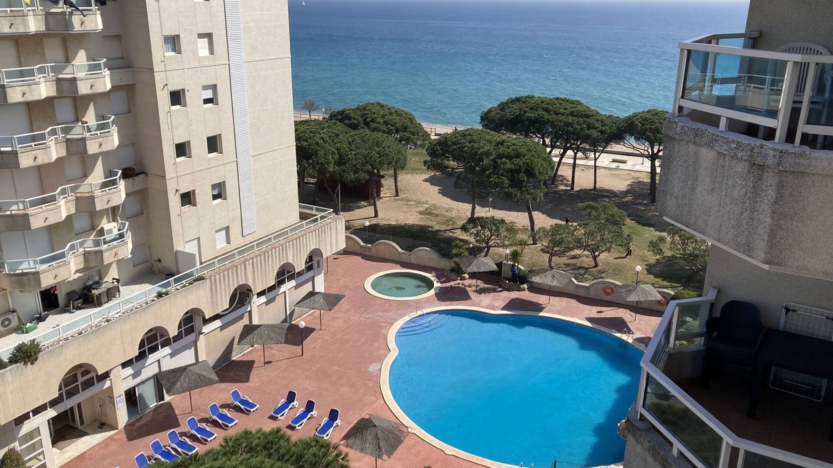 Blanes Apartment | Seafront apartment with balcony