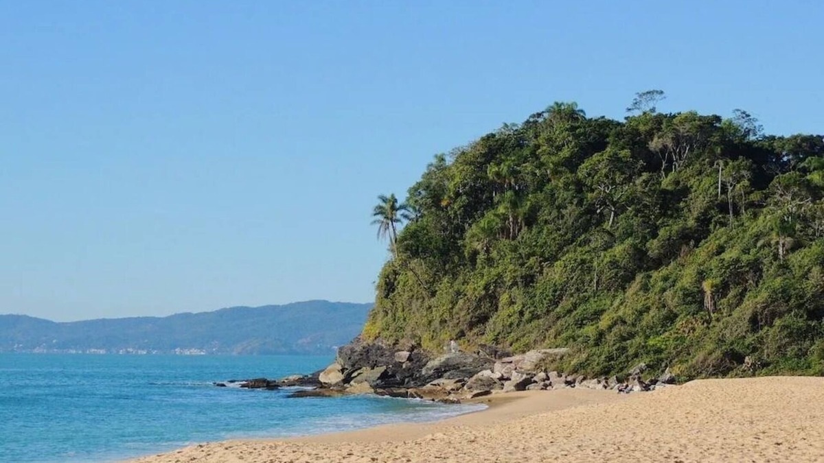 Ilhota House | Seafront at Praia Grossa in Itapema -Sc