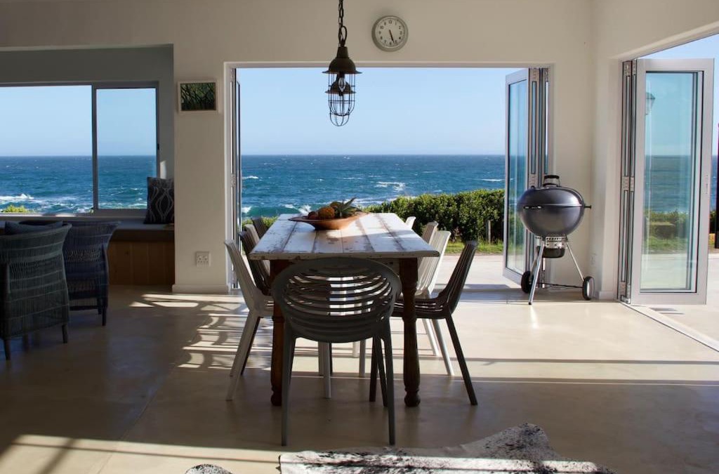 Kleinmond House | Seafront house with a view
