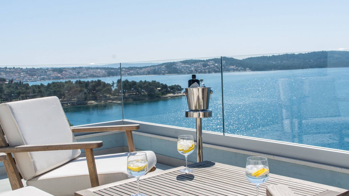 Trogir Apartment | Seafront Luxury Apartments Fun
