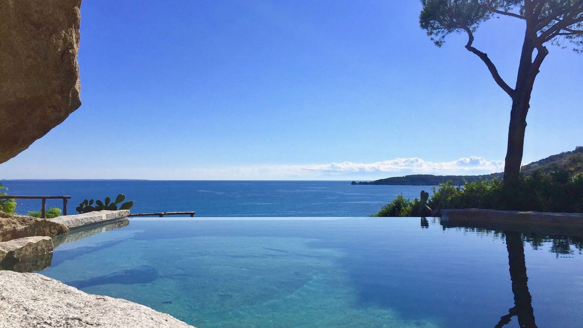 Seccheto Villa | Seafront property with infinity pool near the beach in the best location of Elba