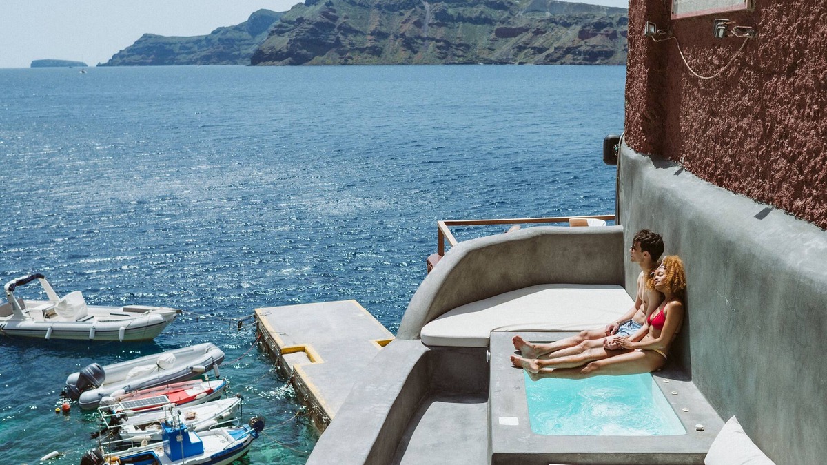 Amoudi Bay House | Seafront Suite With Private Plunge Pool