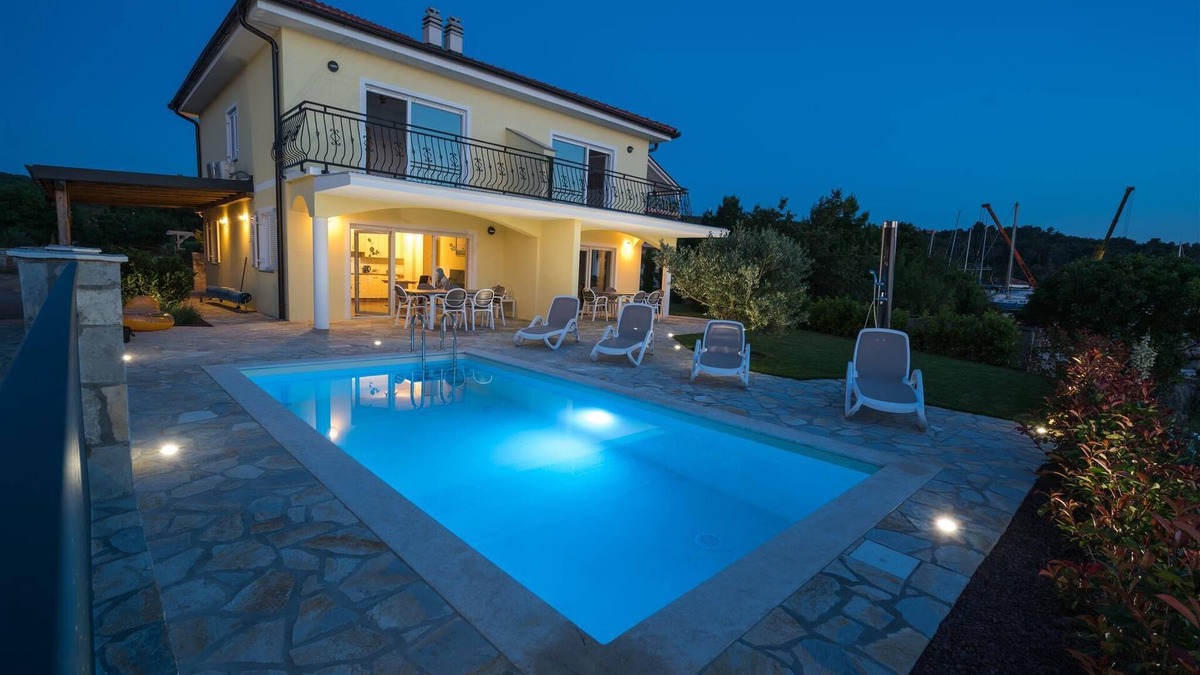 Klimno Villa | Seafront Villa Claudia with a panoramic Seaview and a swimming pool