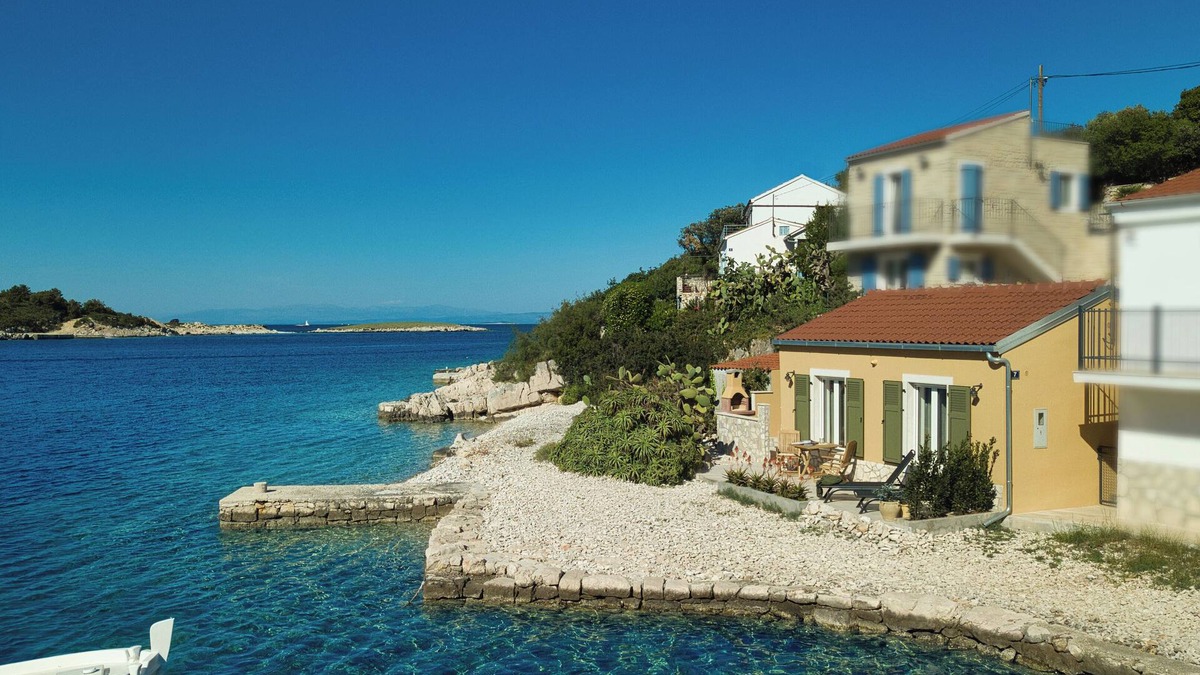 Cove Rogacic House | Seafronthouse "Nikša", on the beach, 2 km from Vis with 2 stand-up paddle boards