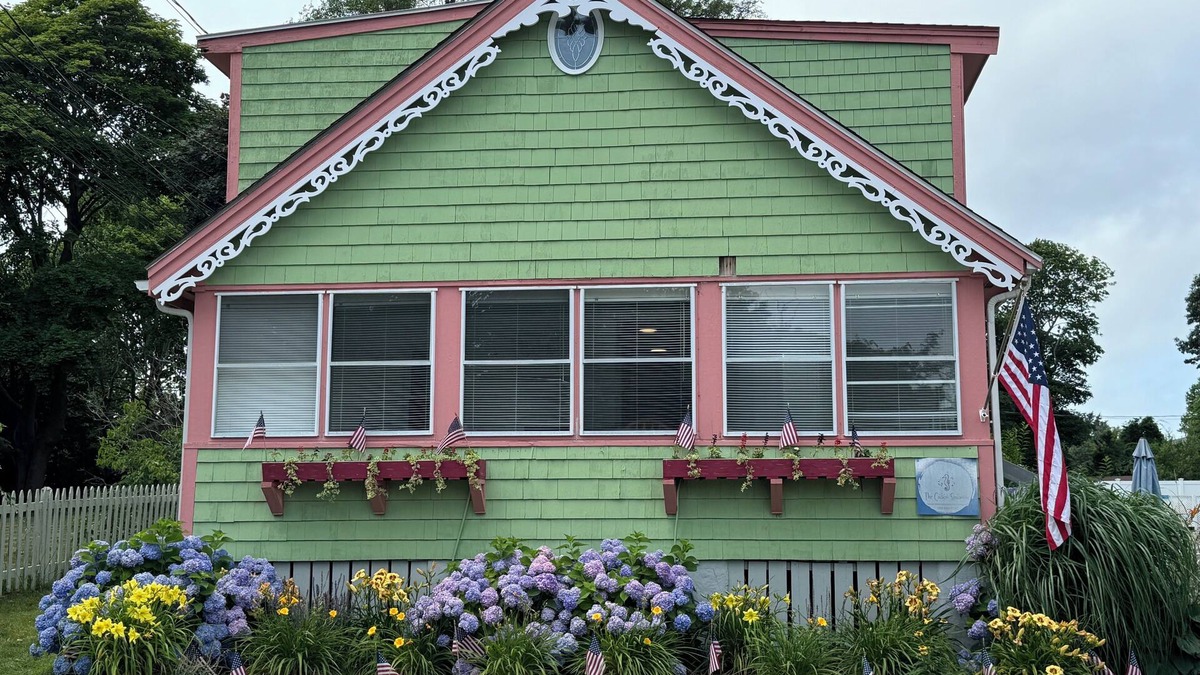 Plymouth House | Seaglass*airy 4bd bungalow* 5 min walk to beach*dog friendly