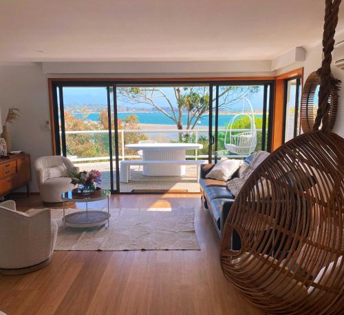 Lewisham House | Seagrass Coastal Retreat with direct beach access