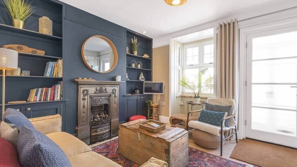 Reydon House | Seagrass Cottage - Beautifully renovated with view