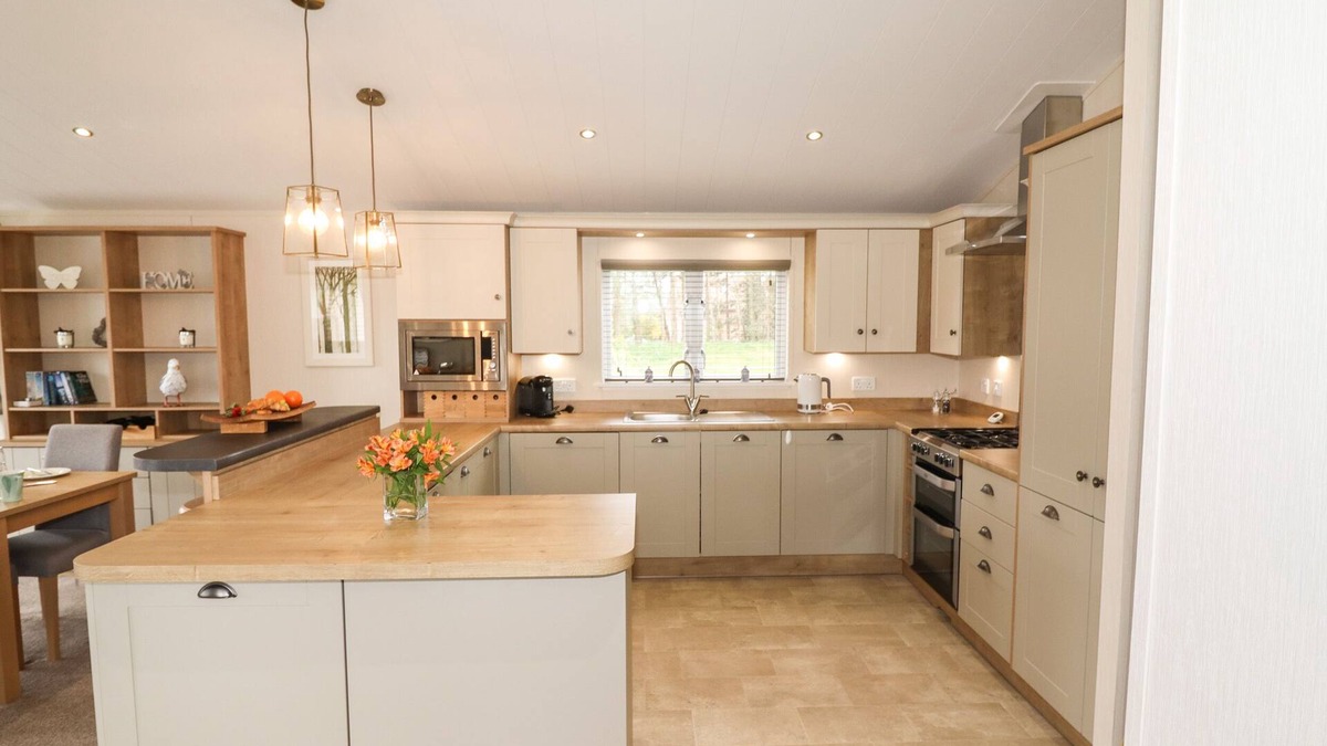 Runswick Bay Cottage | SEAGULL LODGE, pet friendly, country holiday cottage in Runswick Bay