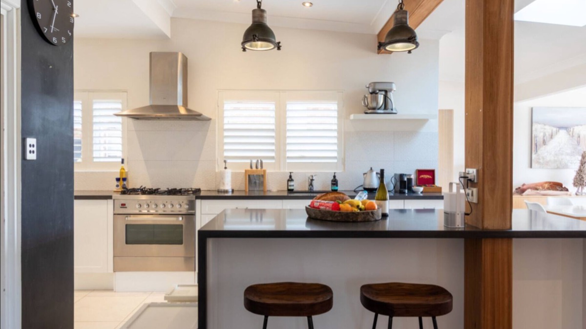 Freshwater House | Sealoc Luxury Beach House - between the Beaches