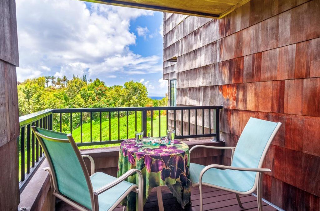 Princeville Apartment | Sealodge B4 - affordable condo, hike to beach, ocean view lanai