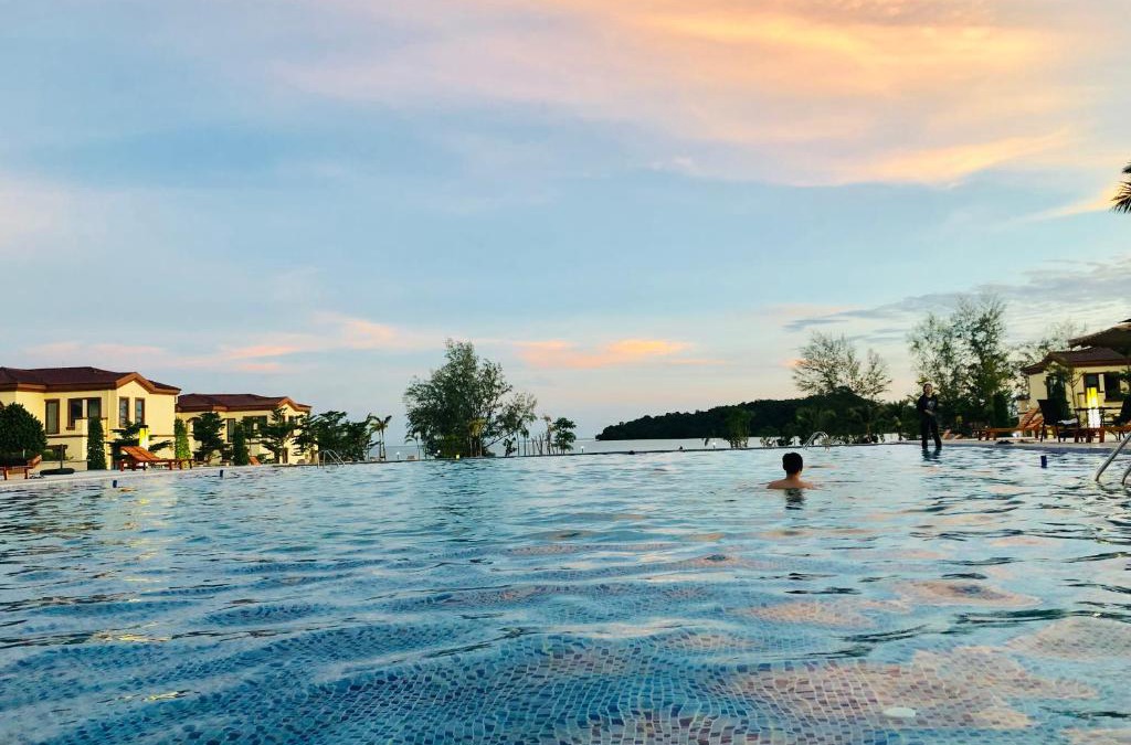 Prey Nob Hotel | Sealong Bay ZhongQi Conifer Hotel 海龙湾中启康年酒店