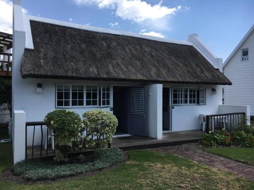 Cape Saint Francis Hotel | Seals Backpackers