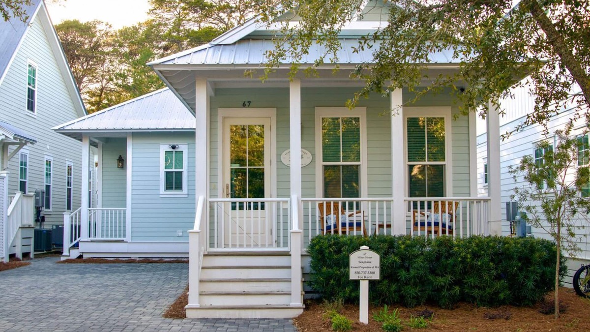 Greenway Park House | Seaplane Cottage, Dog Friendly! 4 Bikes