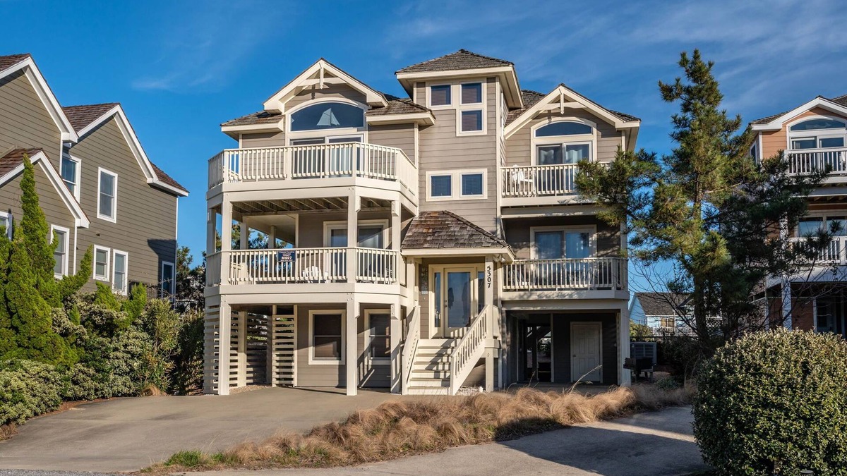 Nags Head House | Seas The Day: Private Hot Tub, Amazing Sunsets, Village Beach Club amenities!