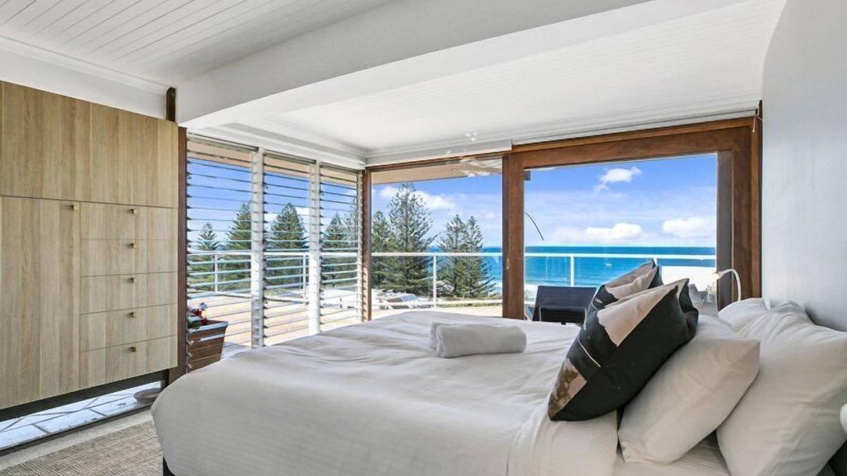 Sunshine Beach Apartment | Seascape - A Stunning Two Level Penthouse Apartment.