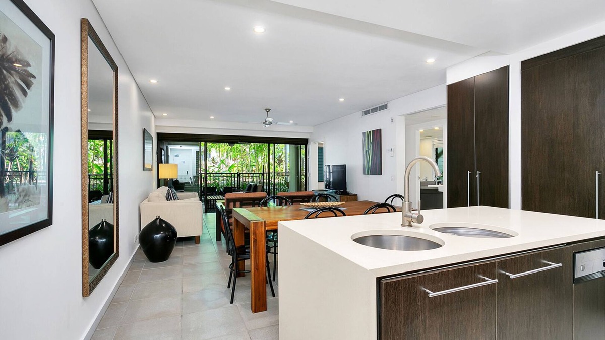 Craiglie Apartment | Seascape Holiday Apartments at Seascape Temple Two Bedroom
