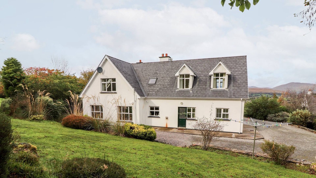 Kenmare Cottage | SEASCAPE LODGE, family friendly in Kenmare, County Kerry