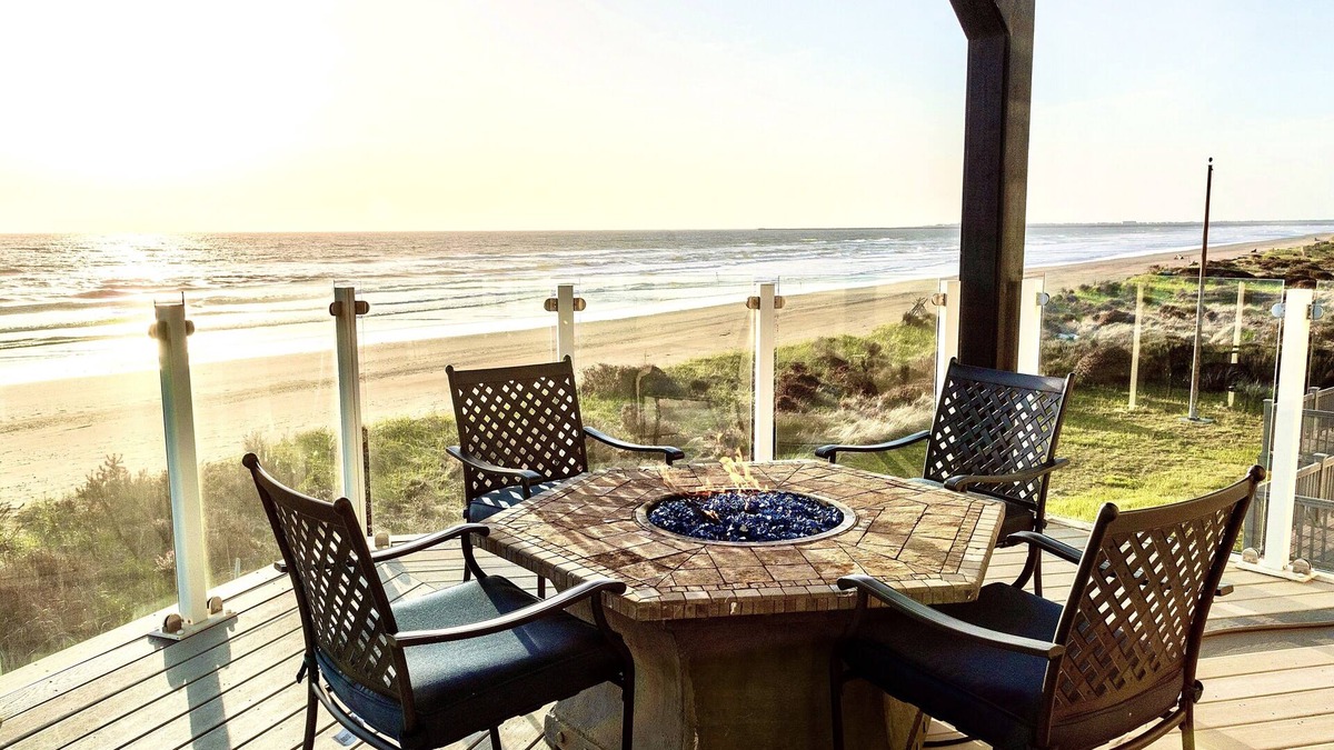 Westport House | Seascape Villa - Oceanfront panoramic view - Hot tub